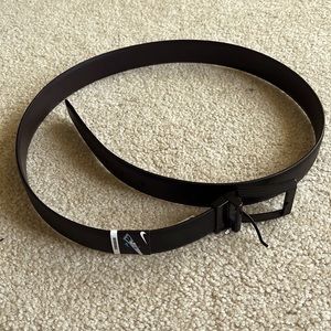 Men’s Reversible NIKE Matte Black/Dark Brown Leather Belt